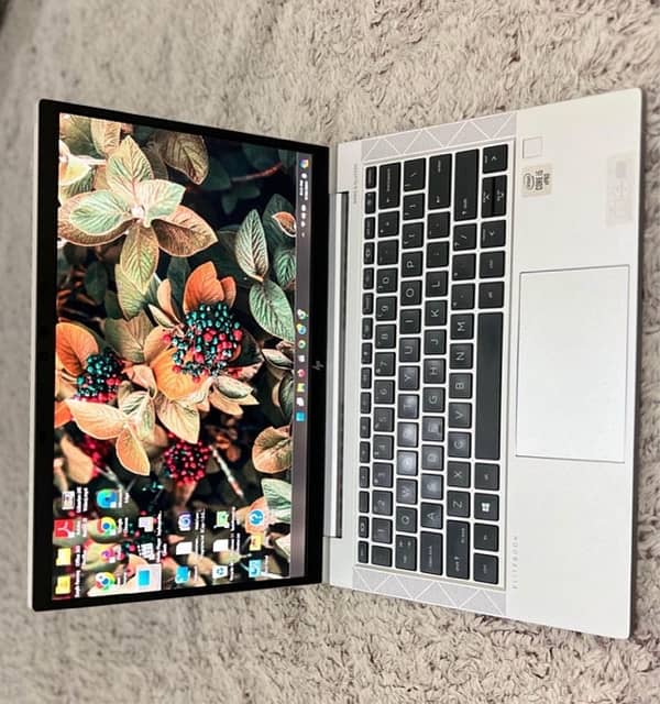 HP Elitebook i5 10gen Homeused single  hand laptop 0