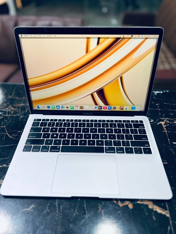 (2019) Macbook Air (Core i5) 16/256gb FLASH SSD (TOUCH ID) 0