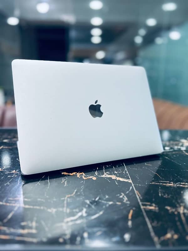 (2019) Macbook Air (Core i5) 16/256gb FLASH SSD (TOUCH ID) 6