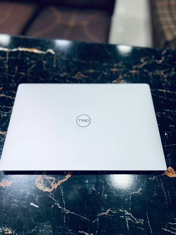 DELL XPS 13 (Core i7 10th Generation) 16/512gb NVME SSD 1