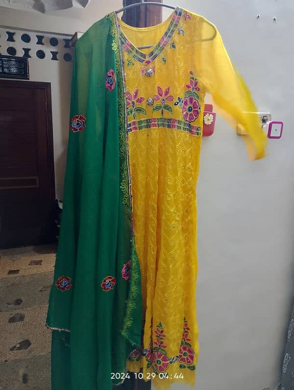 Mehandi selling suit 0