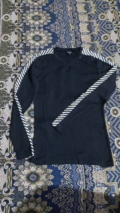 imported helly hansen sports shirt best for winter size small