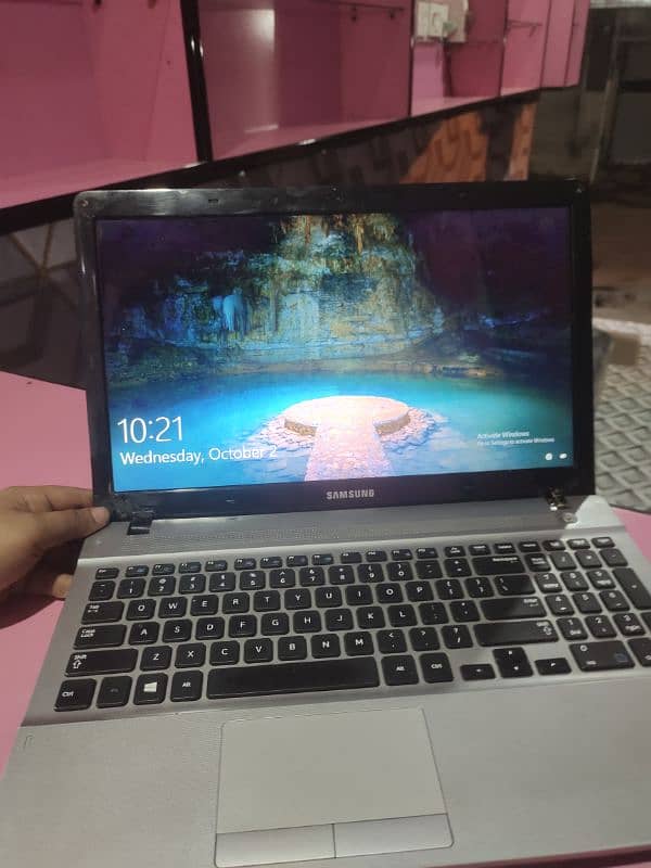 Samsung Notebook 300 E Core i3 2nd Generation 4GB Ram – 320GB Storage 3