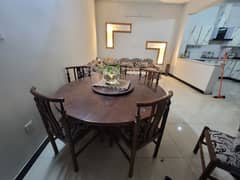 dinning table with 6 chairs