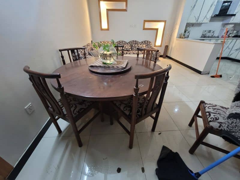 dinning table with 6 chairs 1