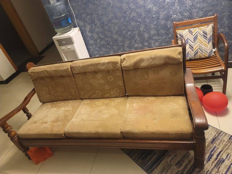 5 seater soda set in very good condition 4