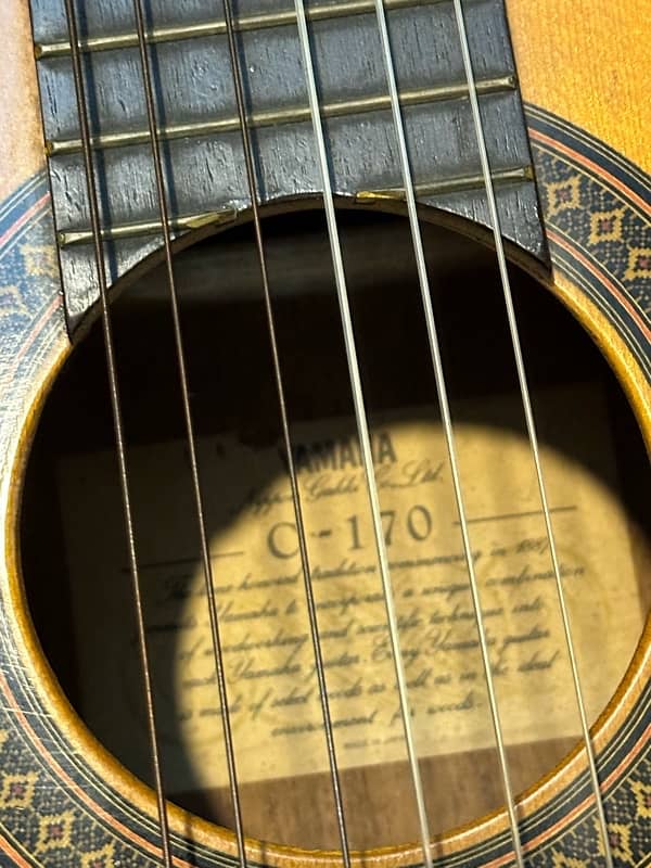 Yamaha C-170 Classical Guitar 3