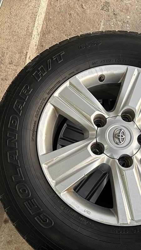 land cruiser 2017 geniune rim tyre 3