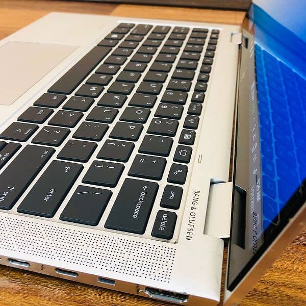 HP Elitebook 1030 G3 Touch x360 Core i5 Gen: 8th RAM: 8GB SSD: 256GB 10