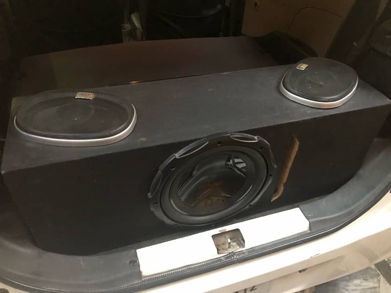 4 channel amplifier + speaker + woofer 1