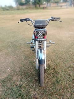 i am selling my honda 125 2022 model