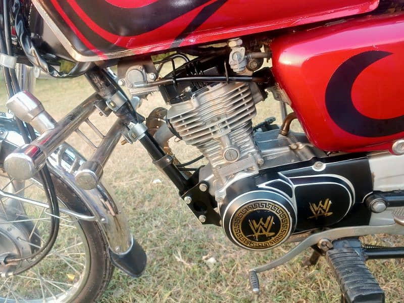 i am selling my honda 125 2022 model 4