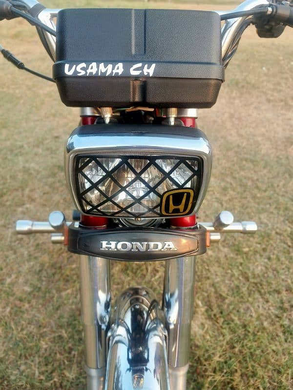 i am selling my honda 125 2022 model 8