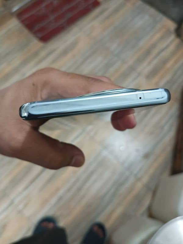 Vivo v30e 4