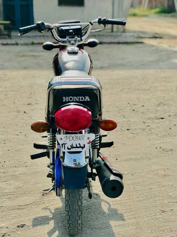 Honda CG125 9