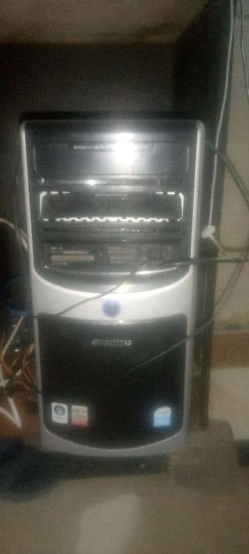 CPU, LCD & Speakrs (1 base 2 spks) Best awesome good condition 3