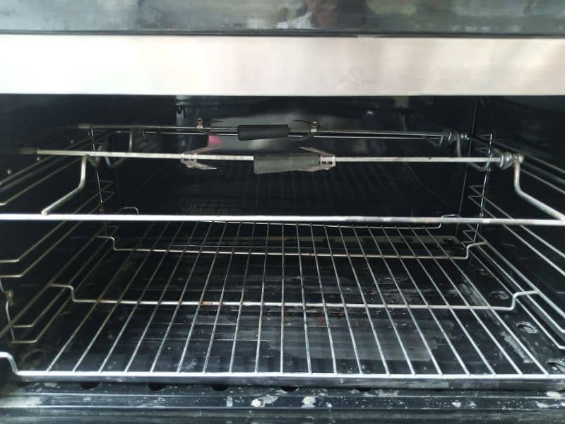 Gas cooking range 1