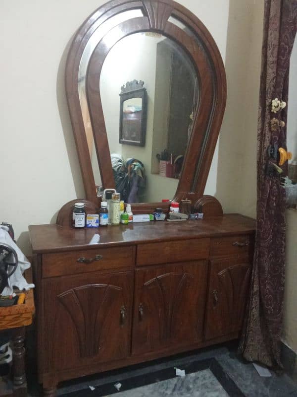 dressing table 0