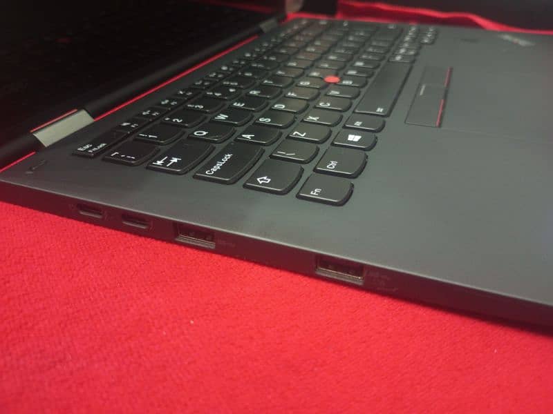 Lenovo X1 Yoga i5 - 7th Generation 4