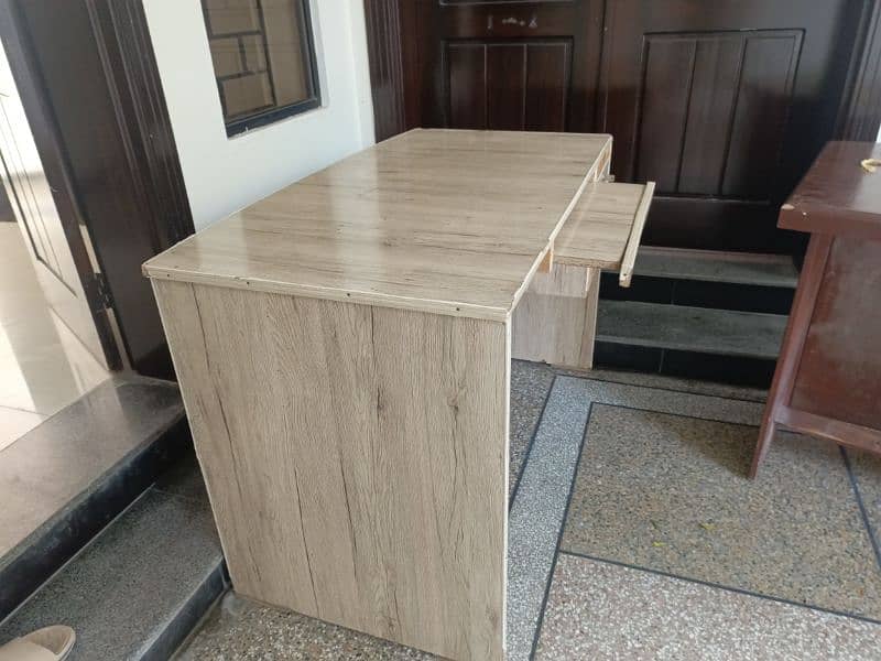 Office table / desk for sale 3