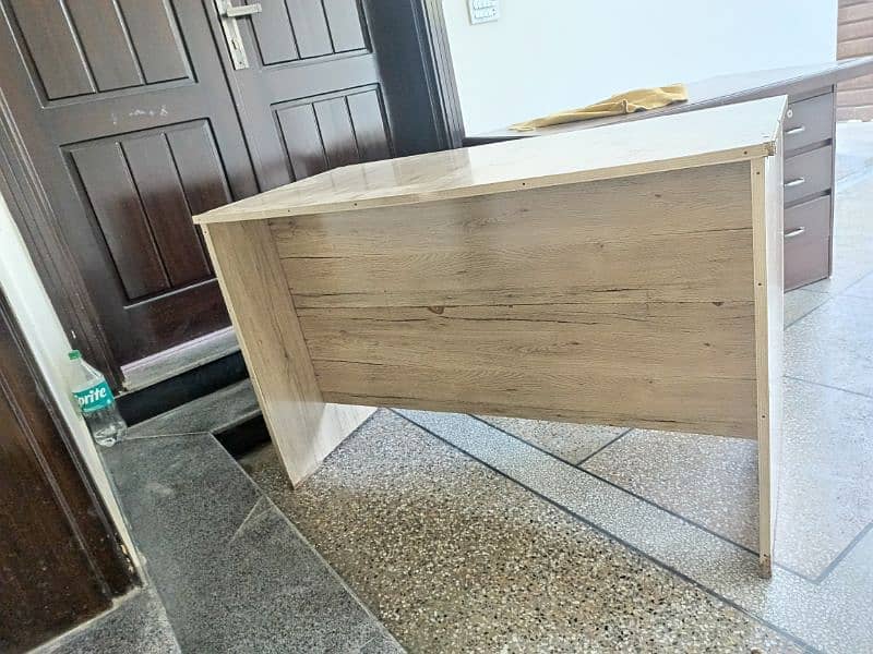 Office table / desk for sale 4