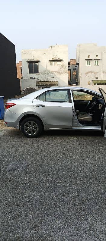 Toyota Altis Grande 2016 1