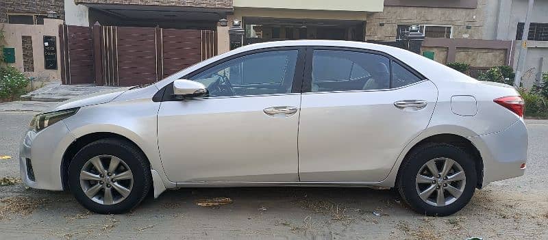 Toyota Altis Grande 2016 11