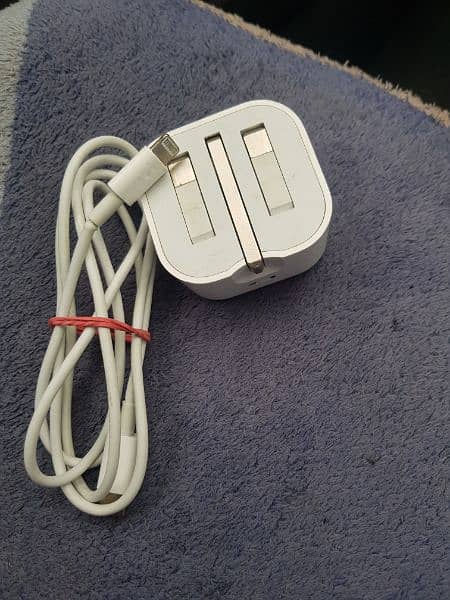 iphone orignal charger + cable 1