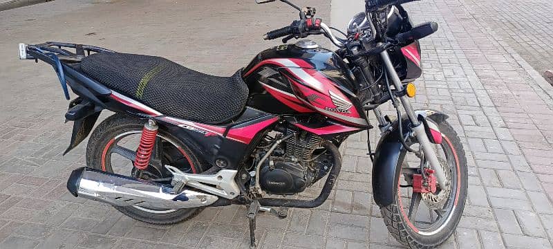 Honda 150 cb f 2017b model lush neat bike 2