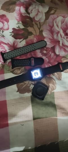 Blutooth Smart Watch With 2 strap Good Condition