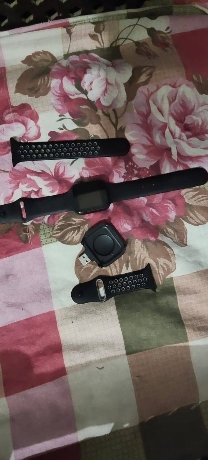 Blutooth Smart Watch With 2 strap Good Condition 1