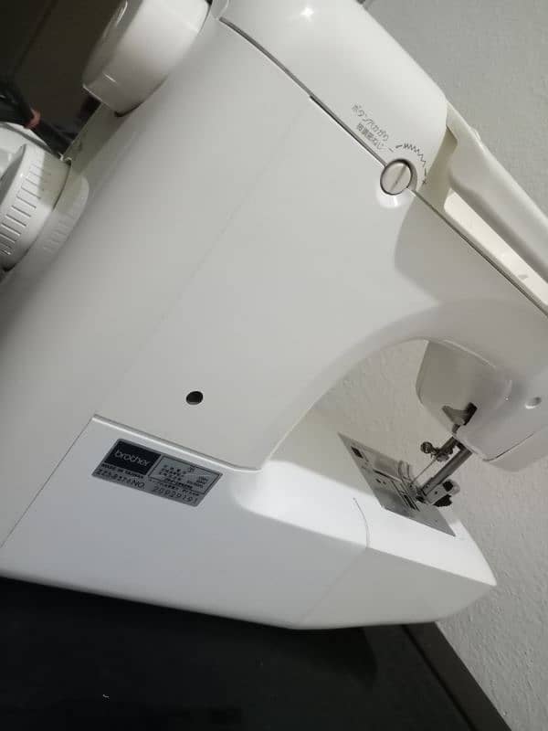 Japanese Electric sewing machine 4