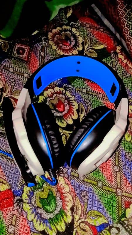 Sades headphone: Model. SA-903 0