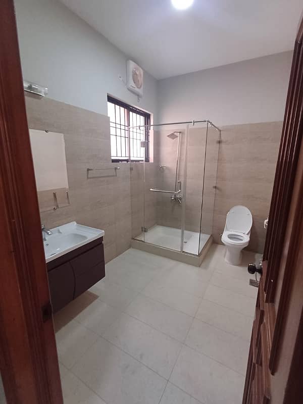 1 Kanal Double Unit House For Rent In Phase 3 Block W DHA Lahore 9