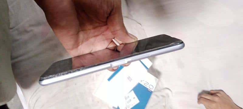 vivo y20 mobile all ok condition phone no. 03478150238 5