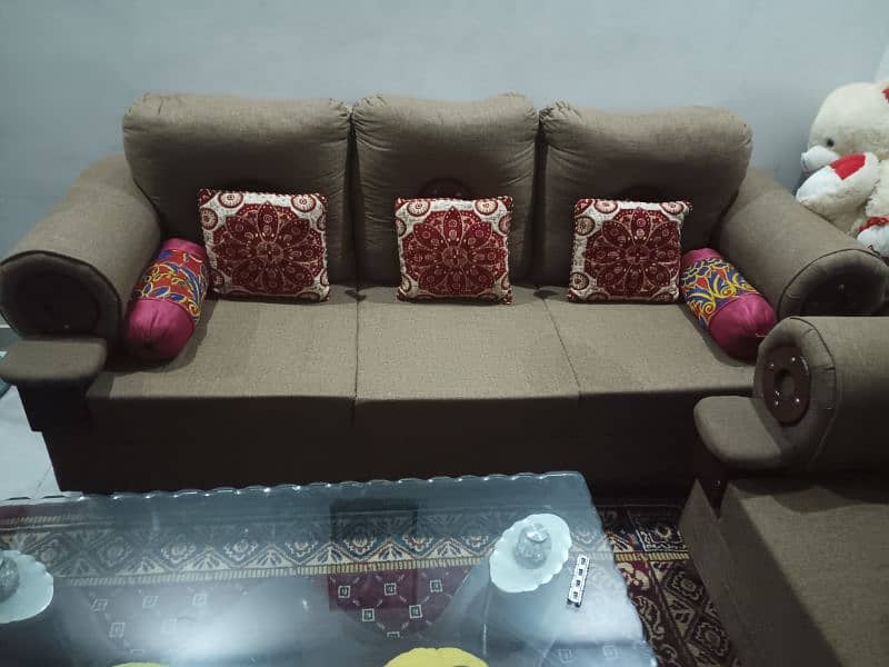 5 seater sofa with table 0