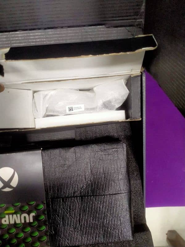 Xbox series x slightly used with box 4