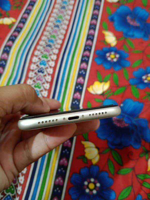 iphone 11 64GB Factory unlock Non pta 2