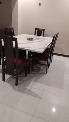 6 seater dining table excellent condition