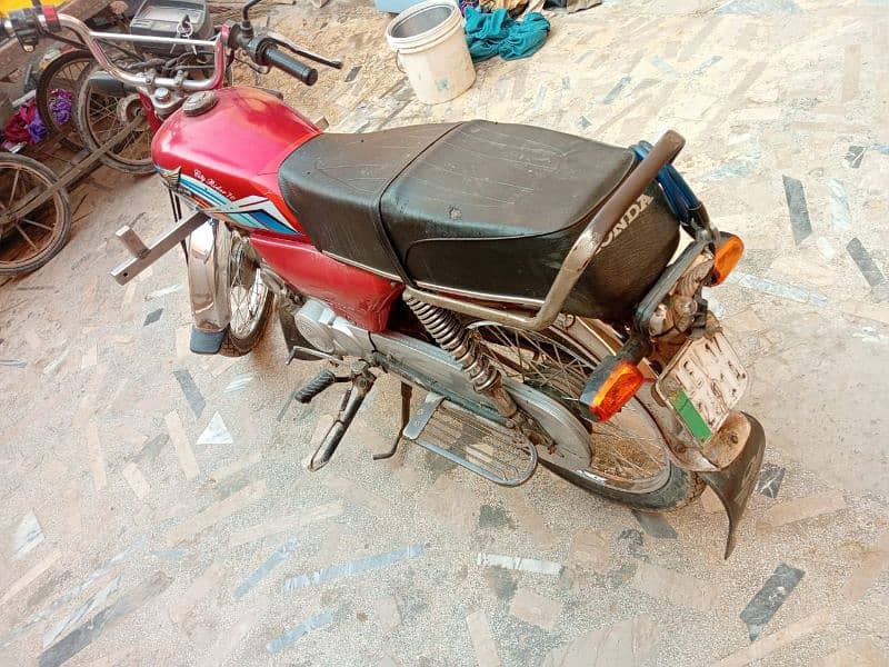 bike ok hy koi kaam nai honey wala 9