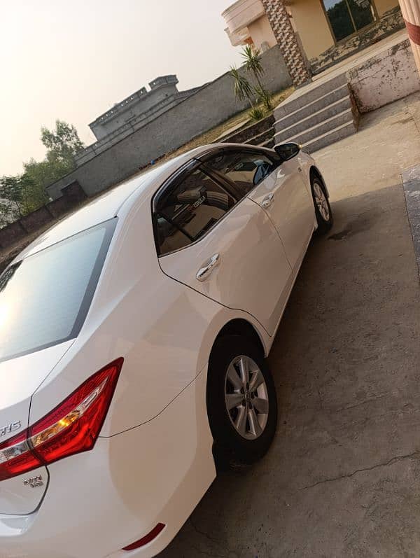 Toyota Corolla Altis 2015 10