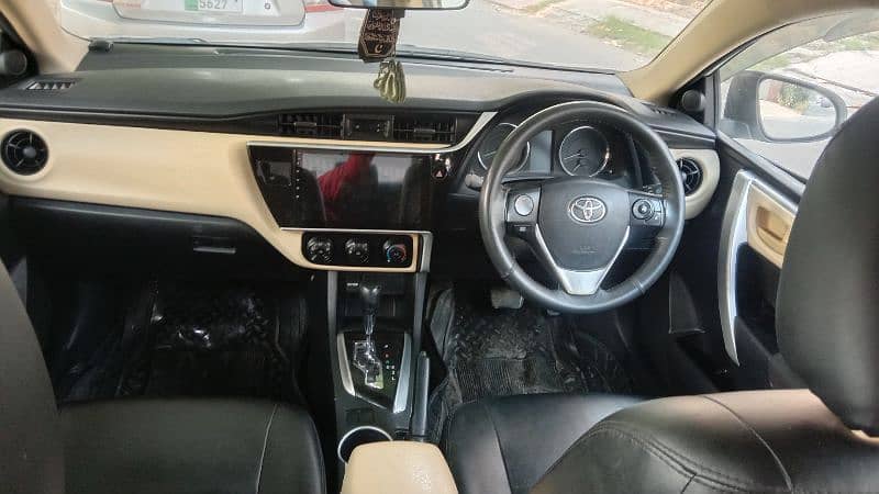 Toyota Corolla Altis 2017 12