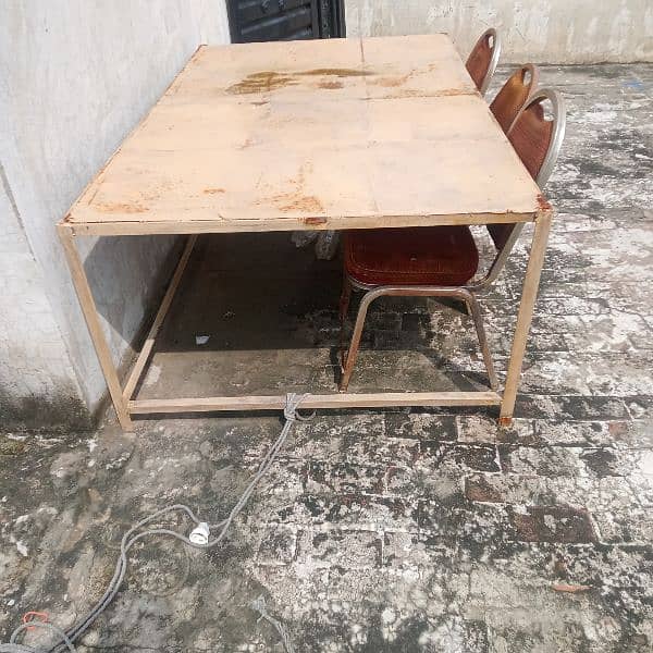 New Condition Iron Table For Sale 4