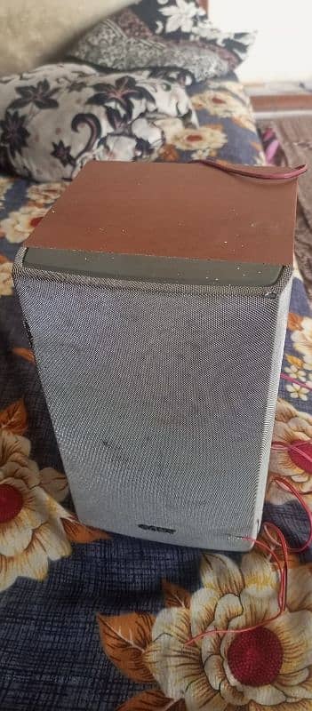 100;original Sony speaker 2