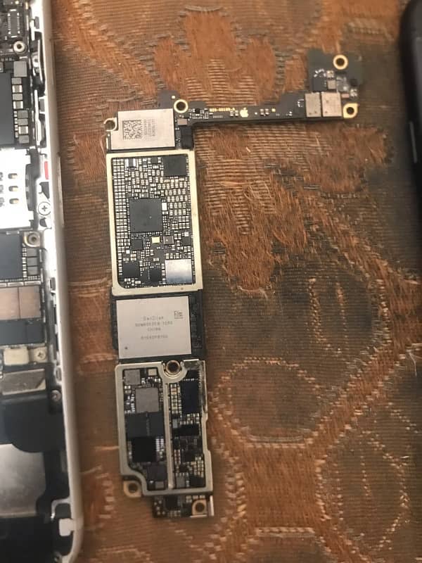 iPhone 7 board or iphone 6 board 2