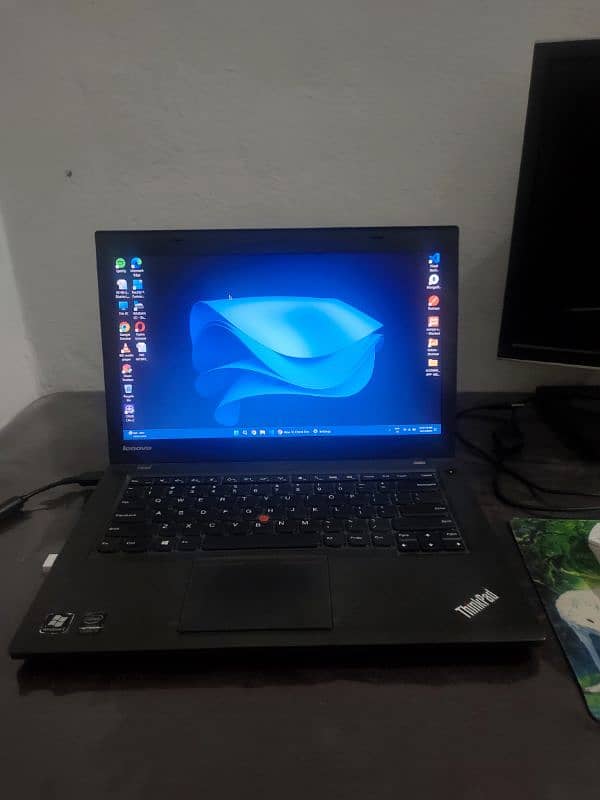 Lenovo thinkpad i5 4th generation 8gb RAM  256gb SSD 0