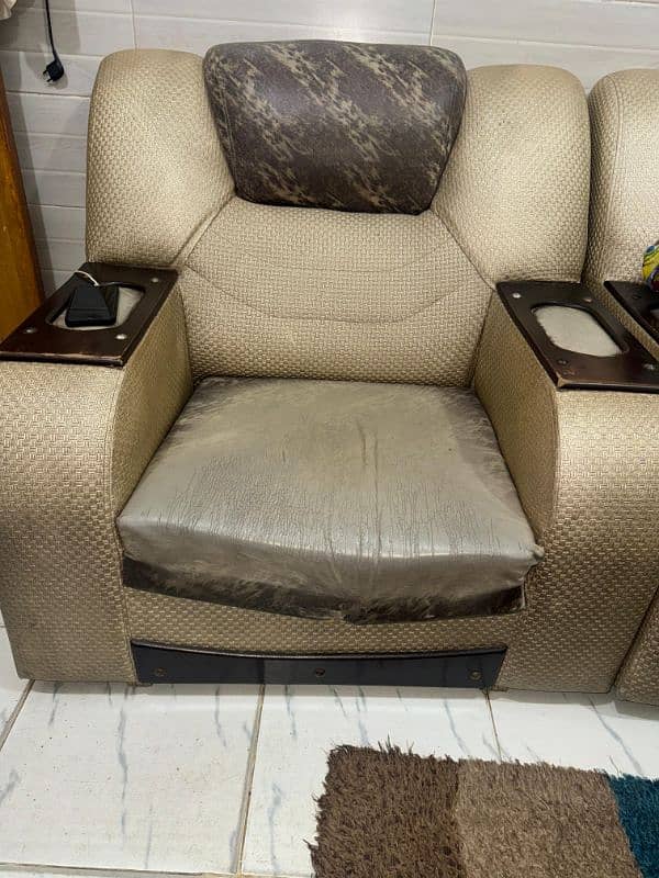 5 month used 6 seater sofa set new condition 1