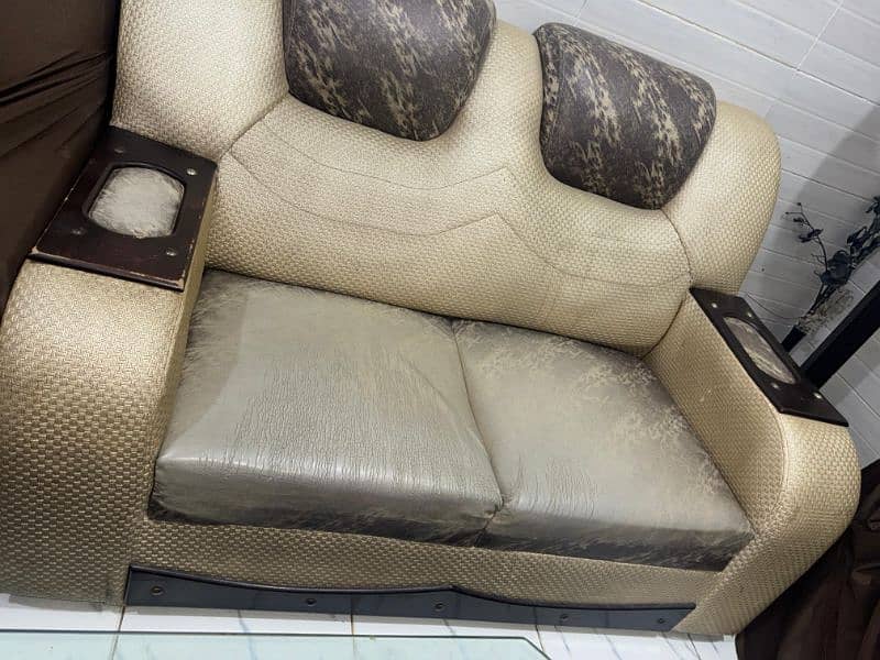 5 month used 6 seater sofa set new condition 2