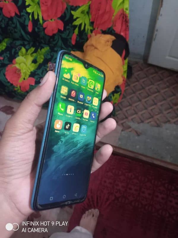 Infinix hot 10 play 4/64 condition 10/8 1