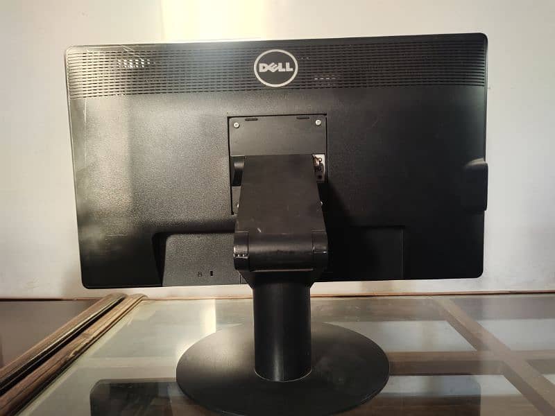 22.5 inch Dell LED 1